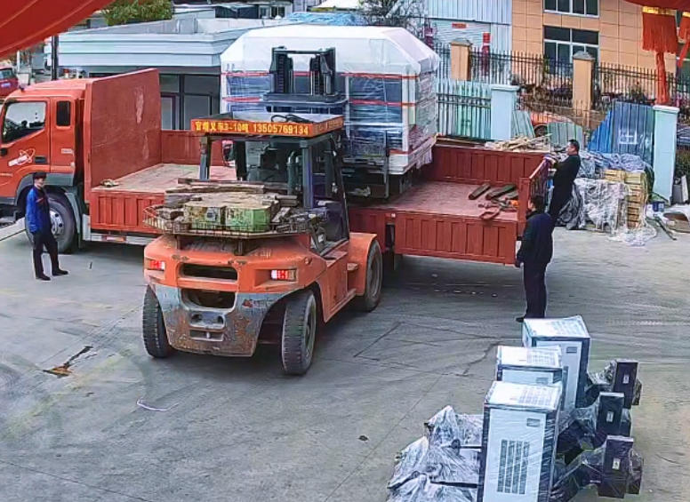 我们的高品质水龙头加工设备运往土耳其和中东